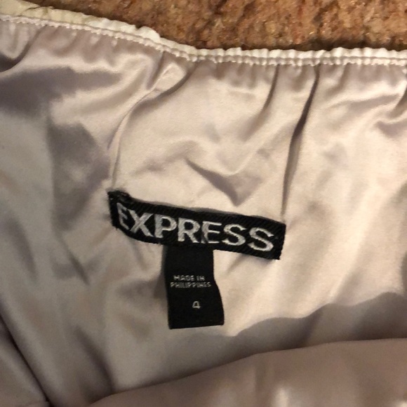 Dress - Picture 3 of 4